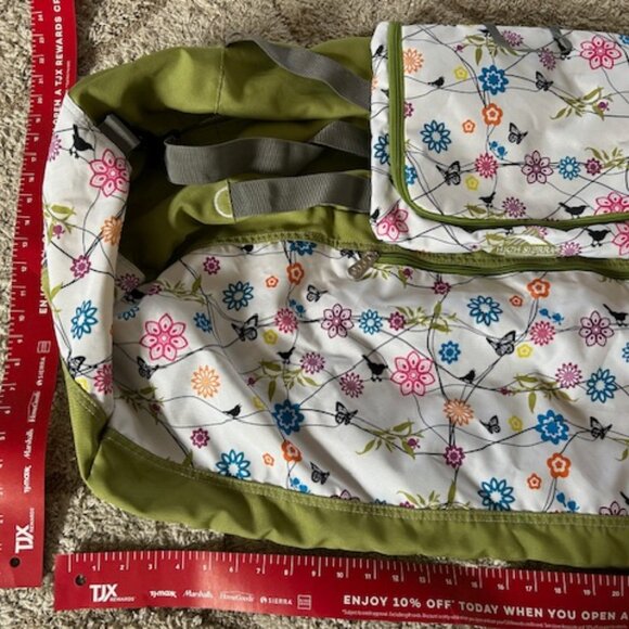 High Sierra 30" New Extra Large Pack-n-Go Duffel Pouch Travel Bag Floral Pattern - Picture 3 of 14